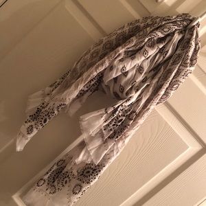 White tan and black scarf